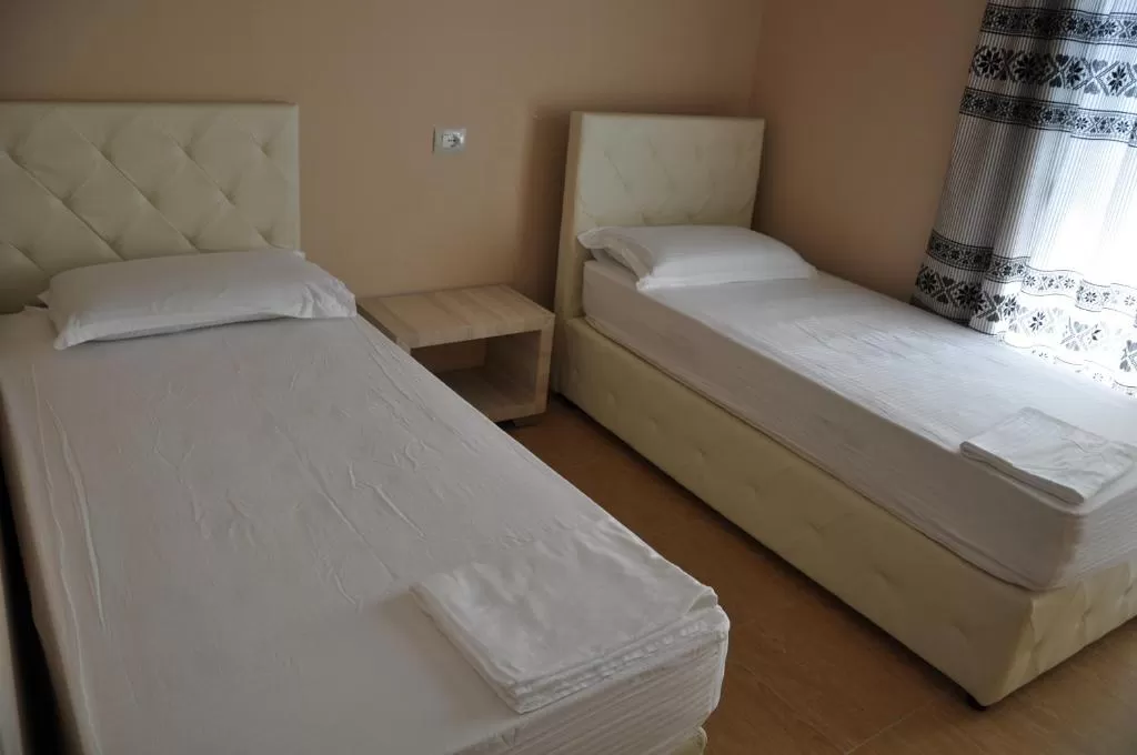 Coral 4 - 12 - Family Room 2.jpg